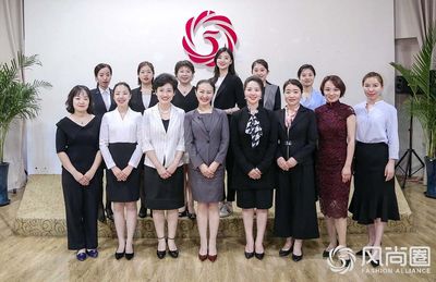 酒店餐飲服務禮儀 專業與優雅的完美融合